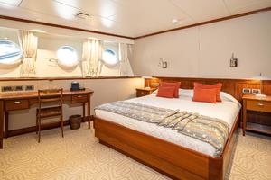 VIP Stateroom (Port)