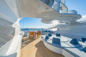 Sundeck With Table Hidden
